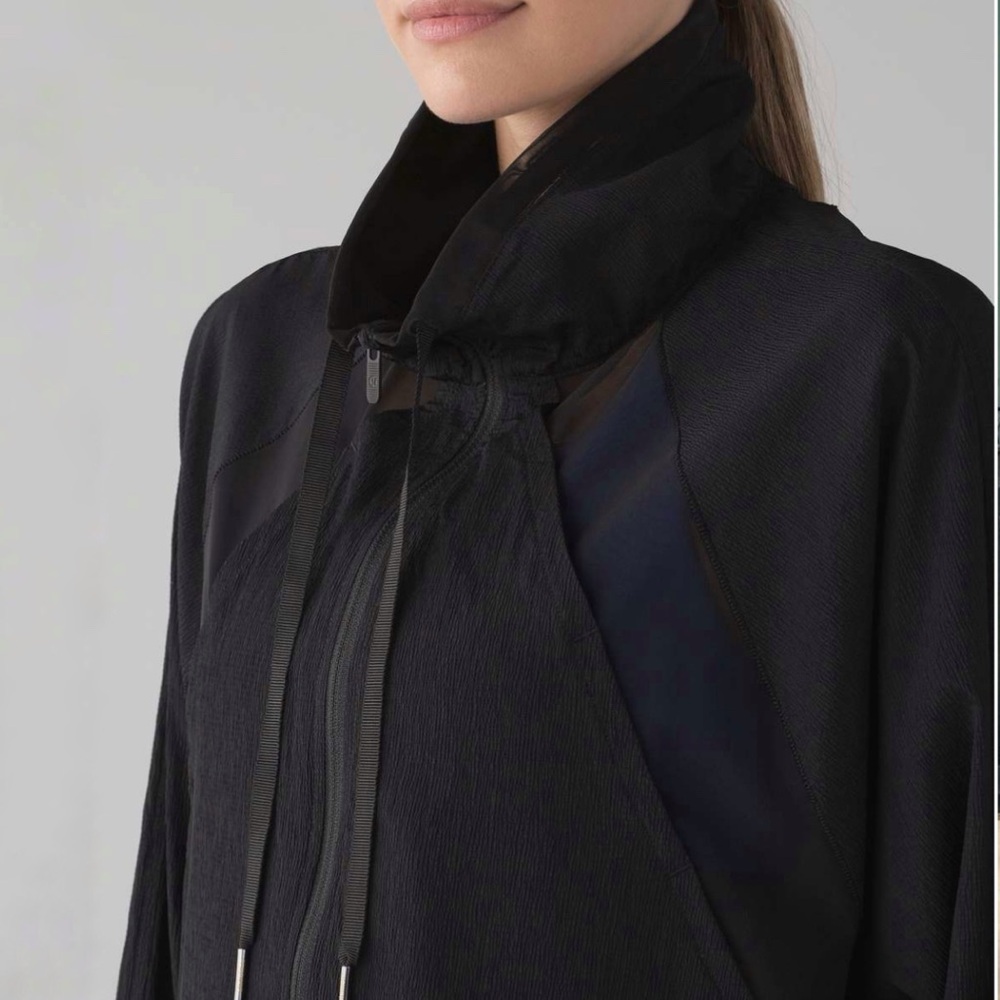 Lululemon black zip up sheer mesh stripes cropped in depth jacket - Picture 3 of 11